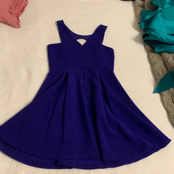 Dress - Picture 2 of 2